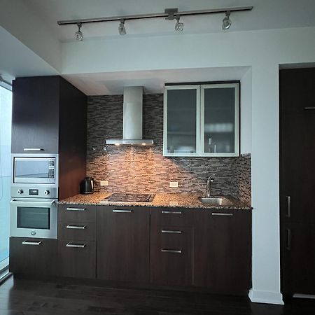 Grand Royal Suites Toronto Exterior foto